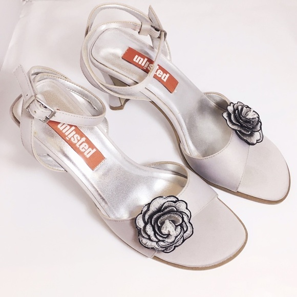 brand New Kenneth Cole unlisted Sandals. - Picture 1 of 4